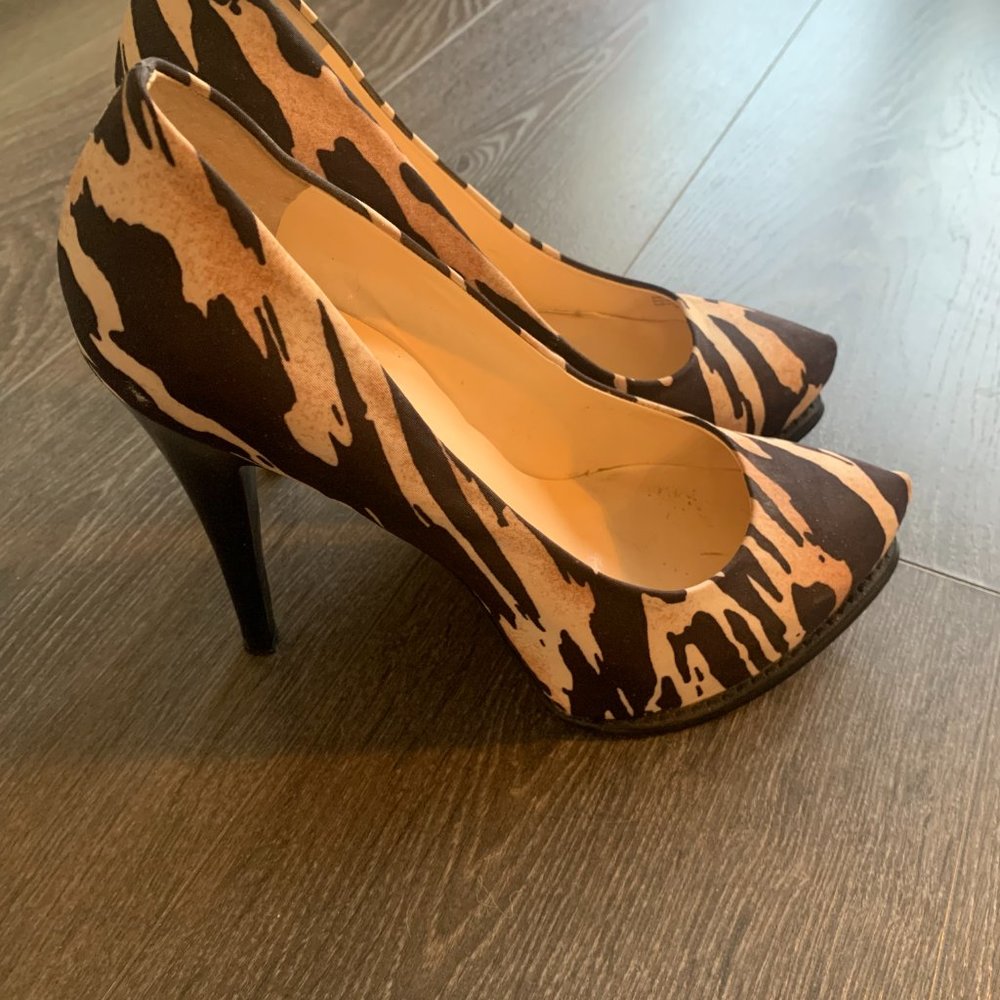 Heels - Picture 4 of 5